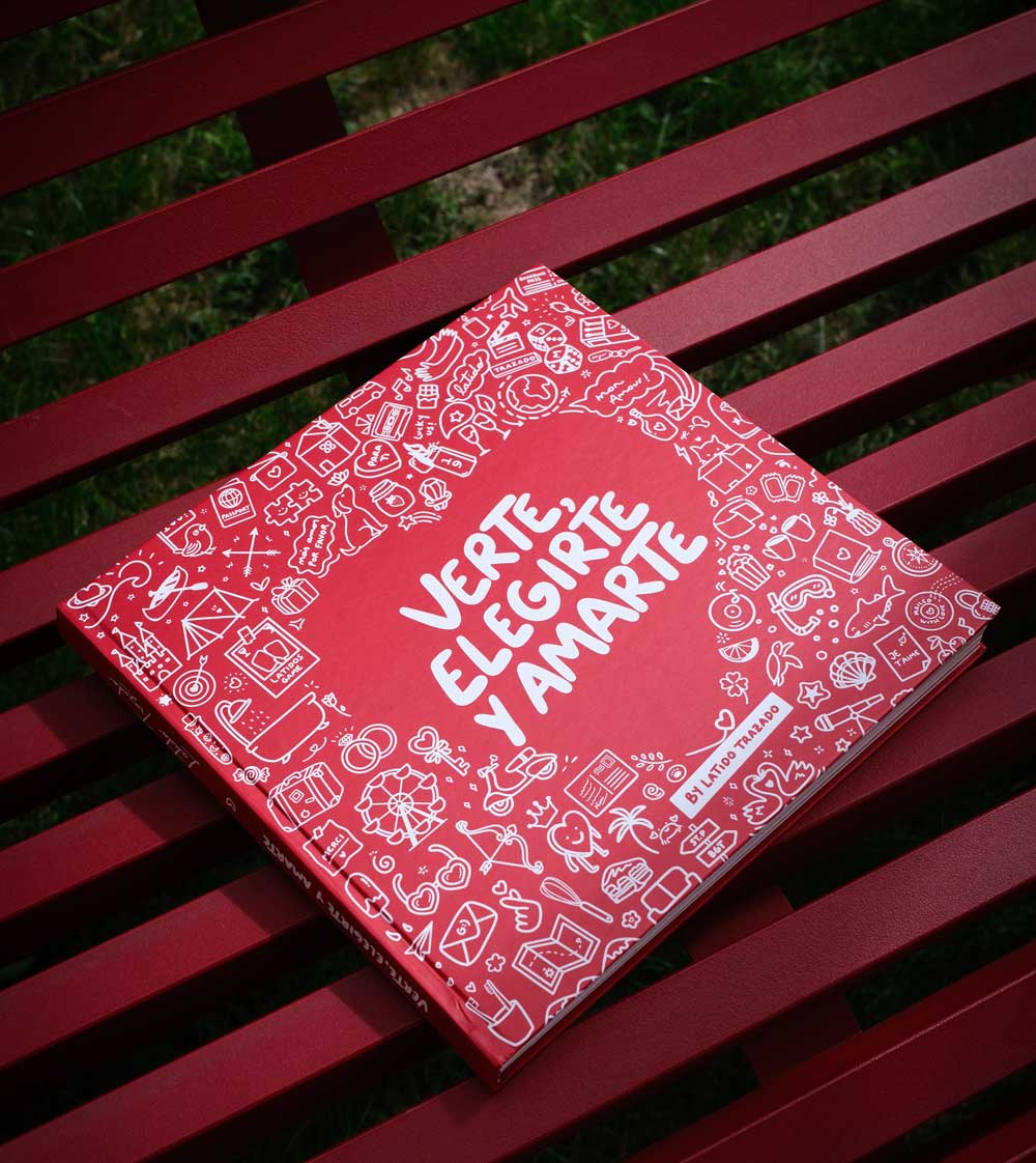Álbum romántico para San Valentín con páginas listas para fotos
